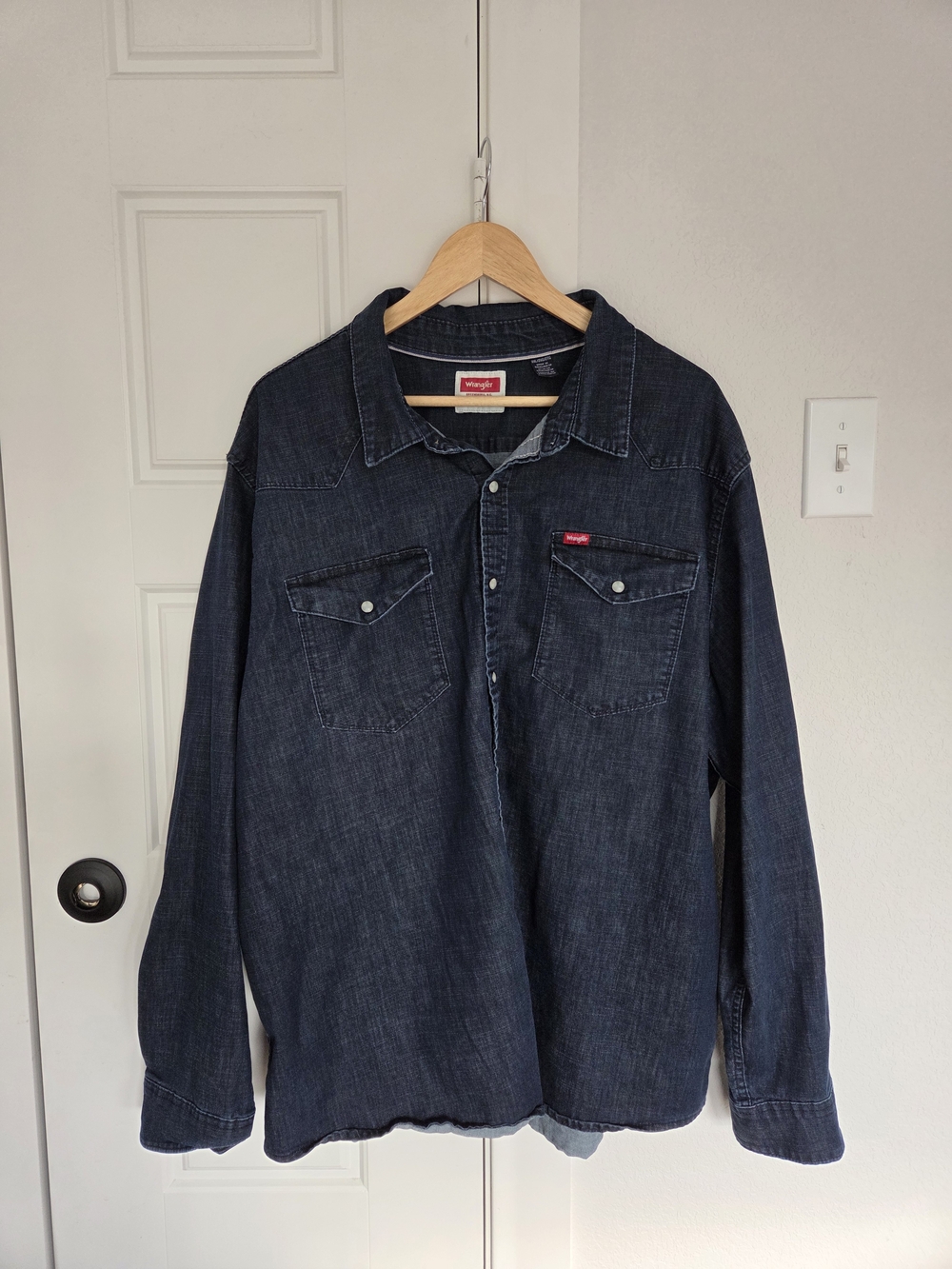 Wrangler Men's Dark Blue Denim Western Shirt